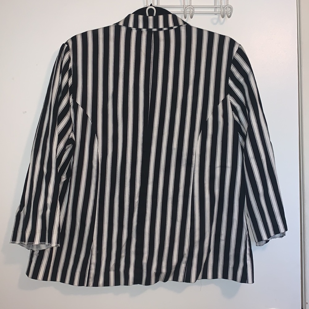 Striped blazer - Picture 3 of 3